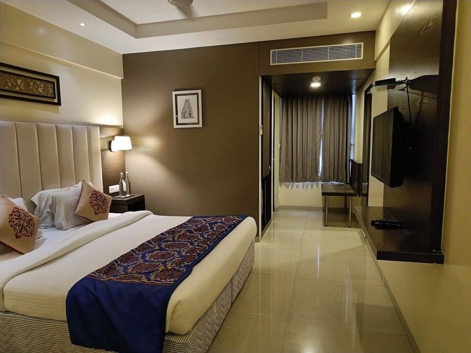 Superior Room, 1 Double Bed | Soundproofing, iron/ironing board (on request)
