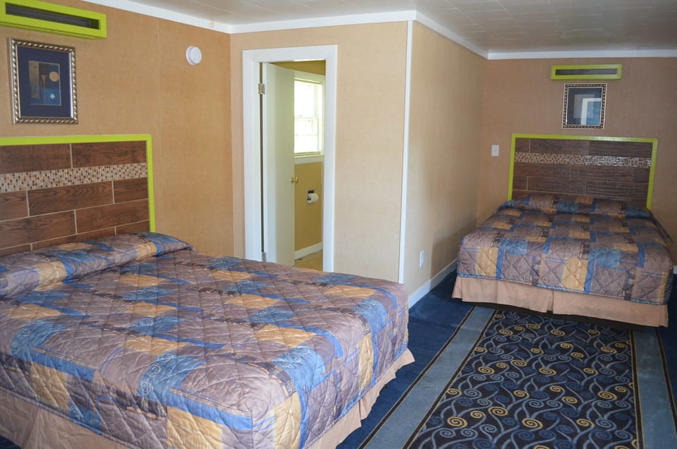 Room, 2 Queen Beds | Free WiFi