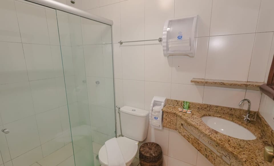 Standard Triple Room | Bathroom | Shower, towels, soap, shampoo