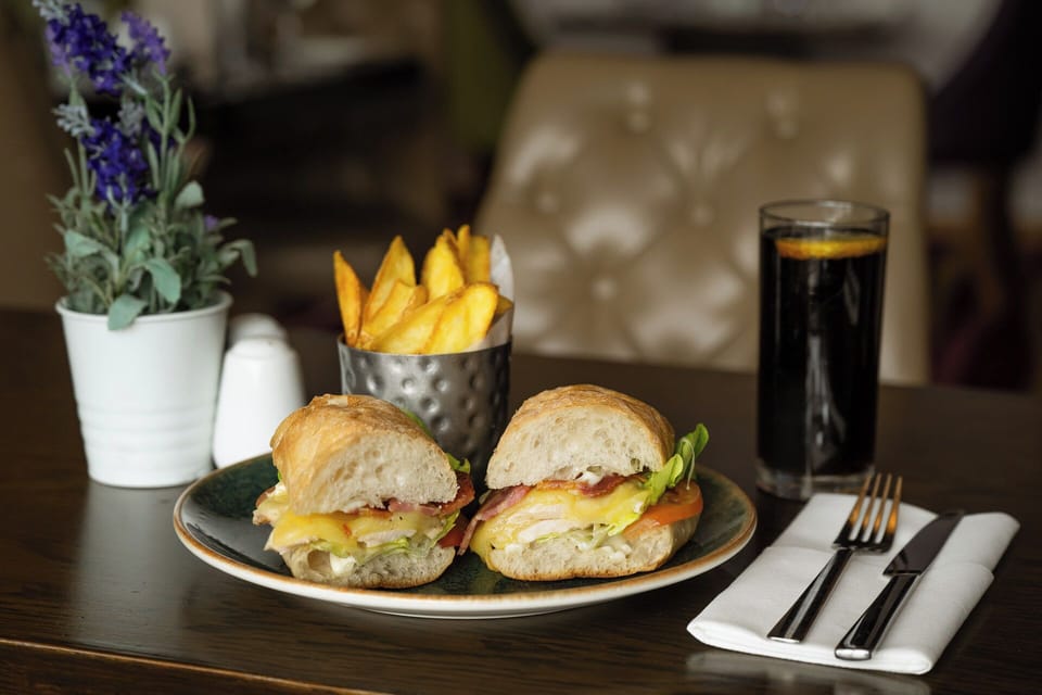 2 restaurants; breakfast, lunch, and dinner served