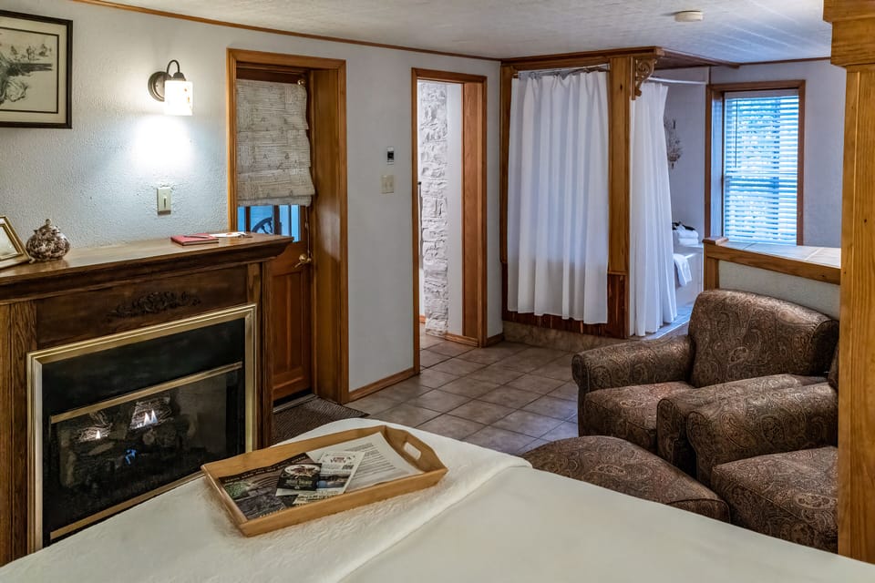 Honeymoon Suite | Egyptian cotton sheets, premium bedding, memory foam beds