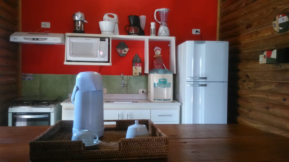 House, 4 Bedrooms, Private Pool | Private kitchen | Fridge, microwave, oven, cookware/dishes/utensils