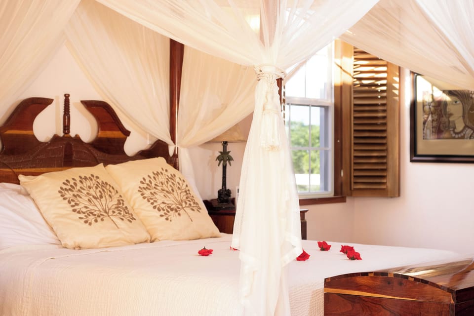Honeymoon Suite, 1 King Bed | Pillowtop beds, individually decorated, individually furnished