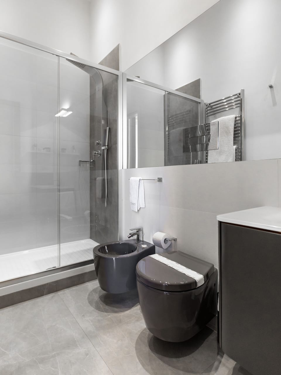 Exclusive Suite, Terrace | Bathroom | Shower, free toiletries, hair dryer, bathrobes