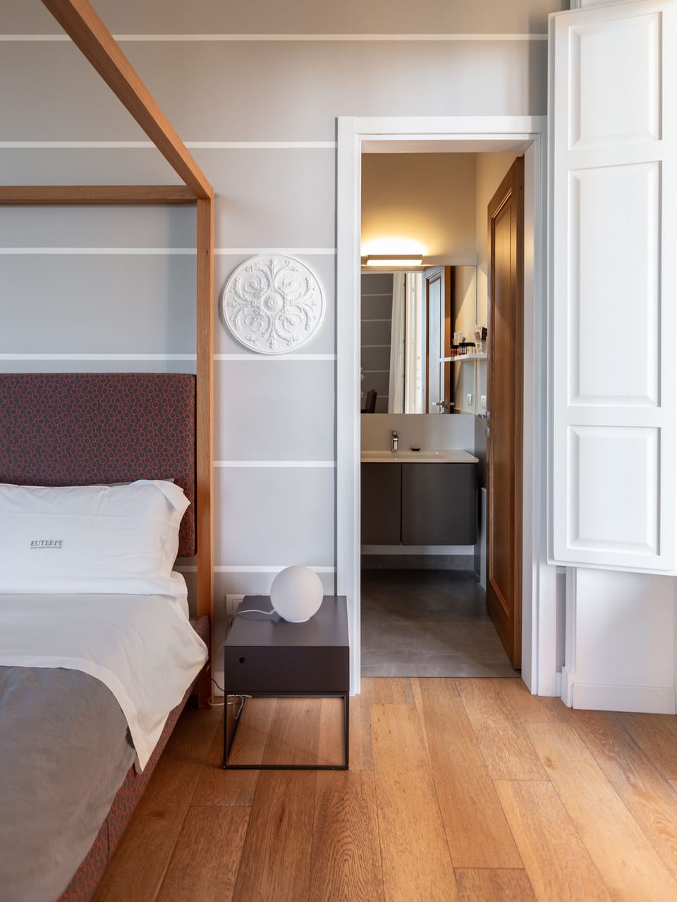 Exclusive Suite, Terrace | Bathroom | Shower, free toiletries, hair dryer, bathrobes
