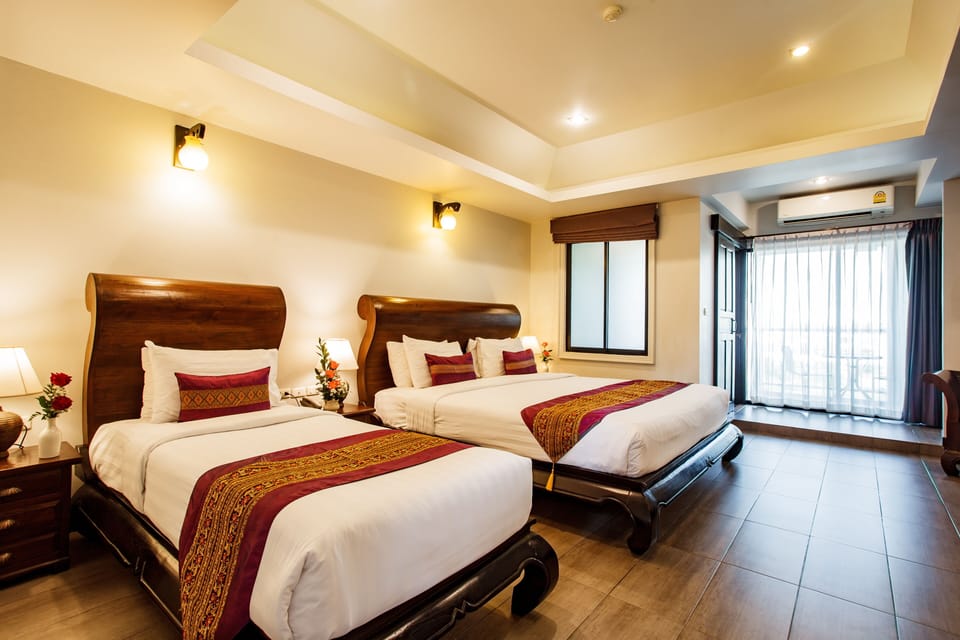 Grand deluxe triple | Premium bedding, in-room safe, iron/ironing board (on request)