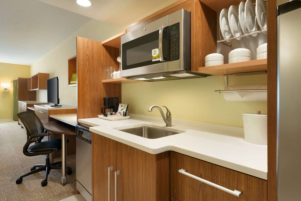 Studio, 2 Queen Beds, Non Smoking | Egyptian cotton sheets, premium bedding, pillowtop beds, in-room safe