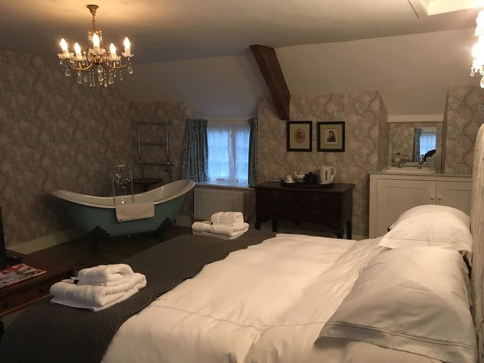 Luxury Double Room, Ensuite (Blue Room)
