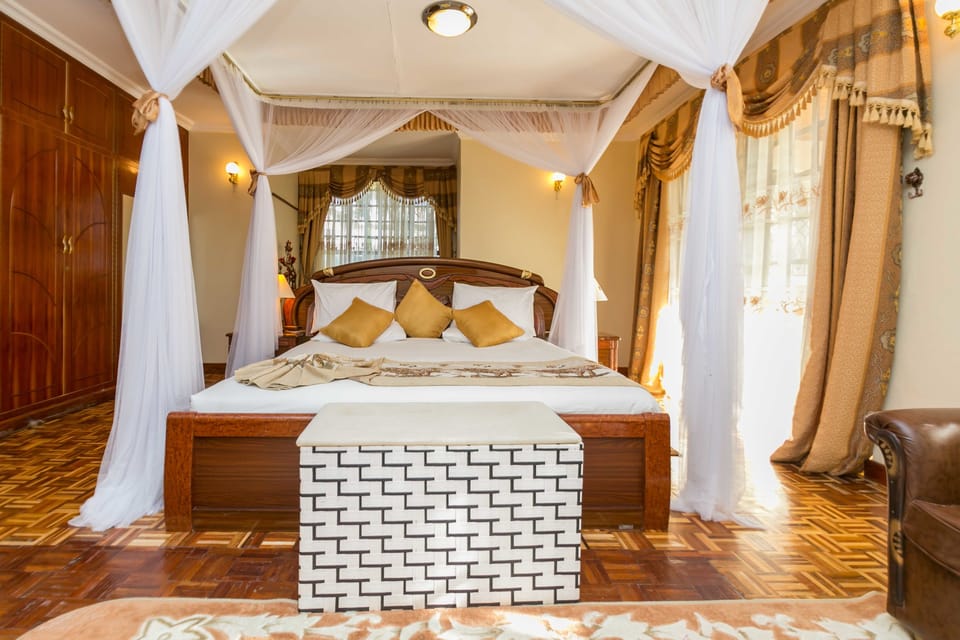 Deluxe Double Room | In-room safe, desk, blackout drapes, WiFi (free)