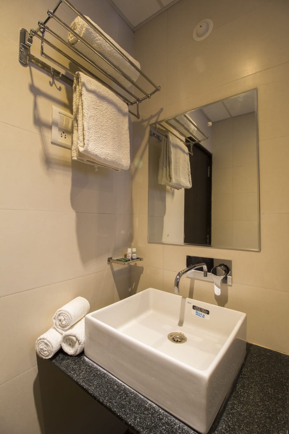 Family Room, 1 Bedroom, City View, Executive Level | Bathroom | Shower, hydromassage showerhead, free toiletries, towels
