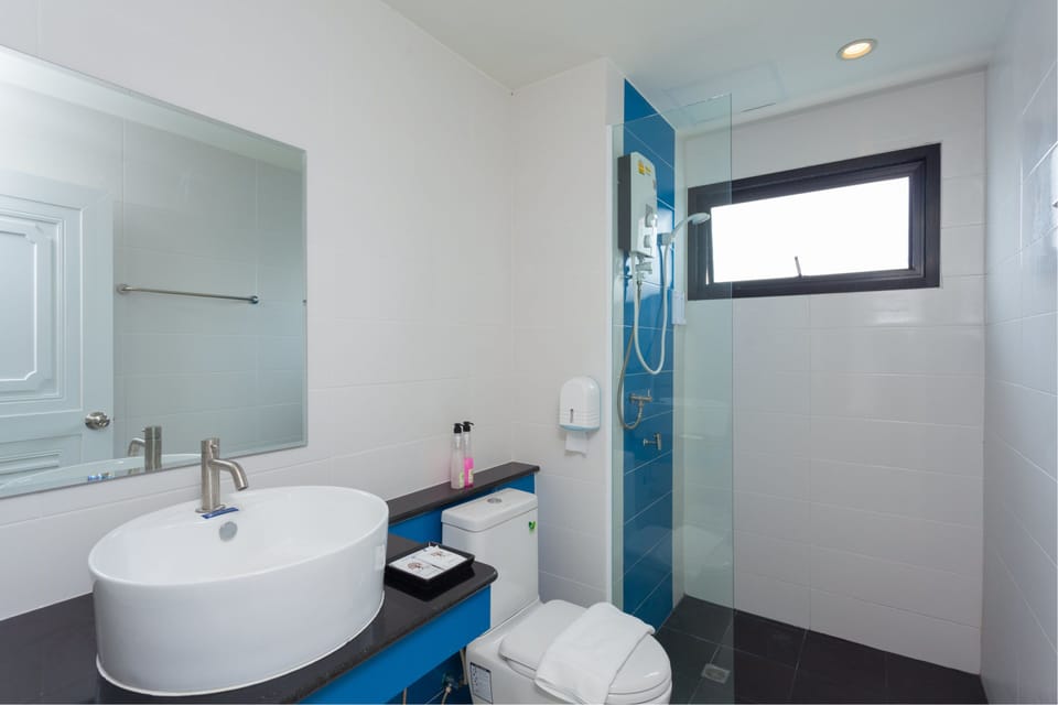 Shower, free toiletries, hair dryer (on request), towels