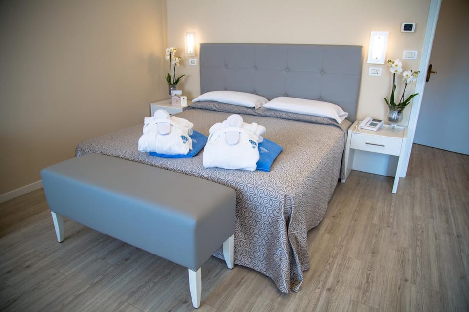 In-room safe, desk, free cribs/infant beds, free WiFi