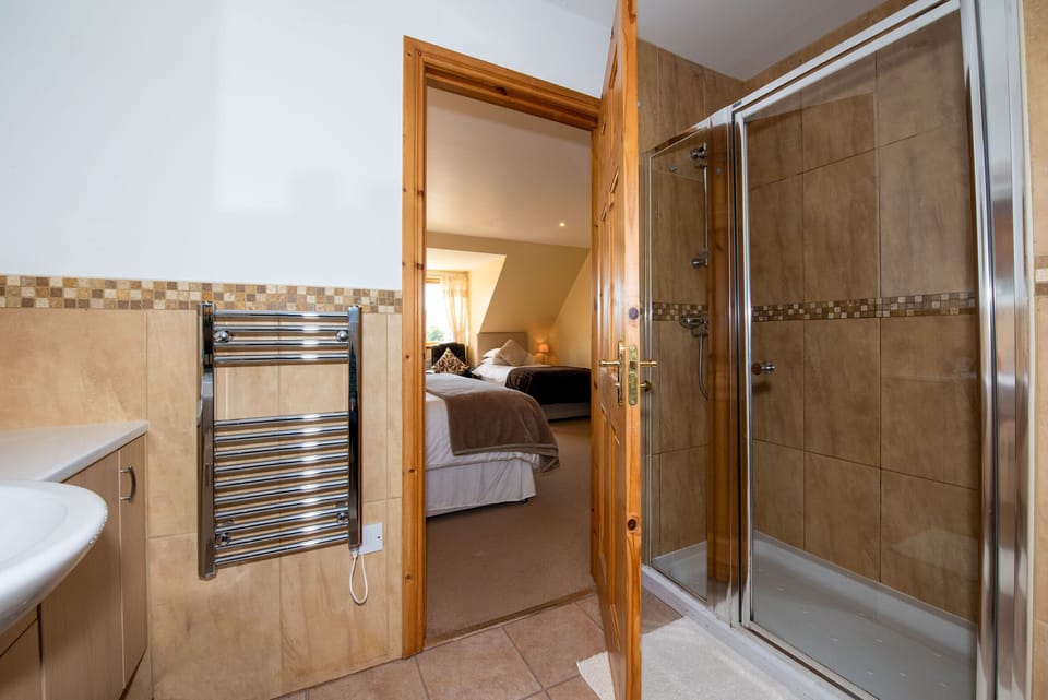 Family Suite, 1 Bedroom, Private Bathroom, Mountain View | Bathroom | Shower, free toiletries, hair dryer, towels