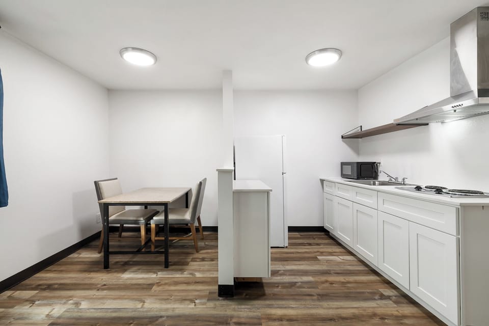 1 bedroom, in-room safe, individually decorated, individually furnished