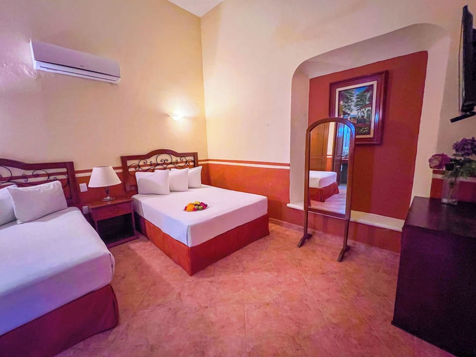 Double Room | Desk, WiFi (free), bed sheets