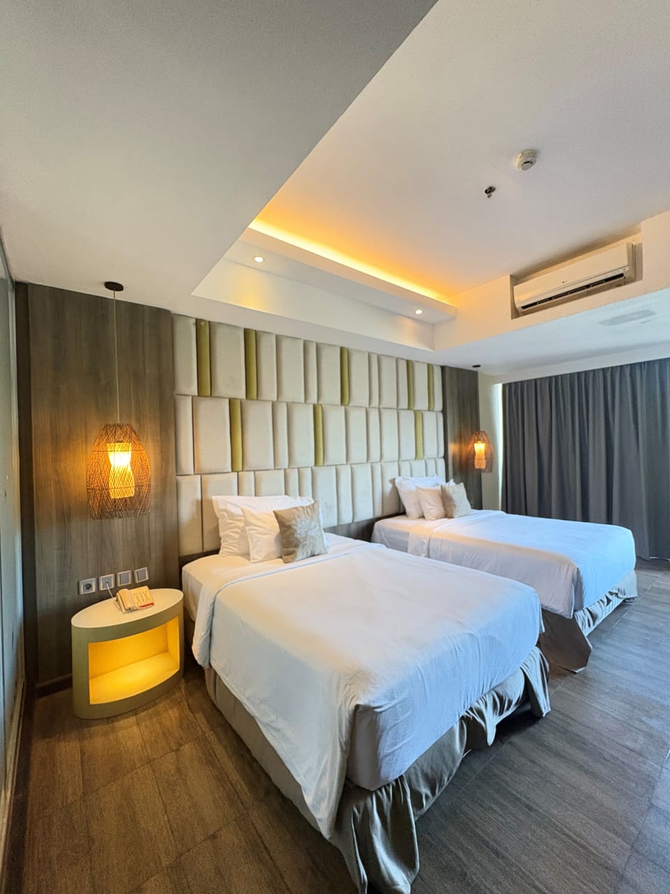 Deluxe Room | In-room safe, desk, blackout drapes, soundproofing