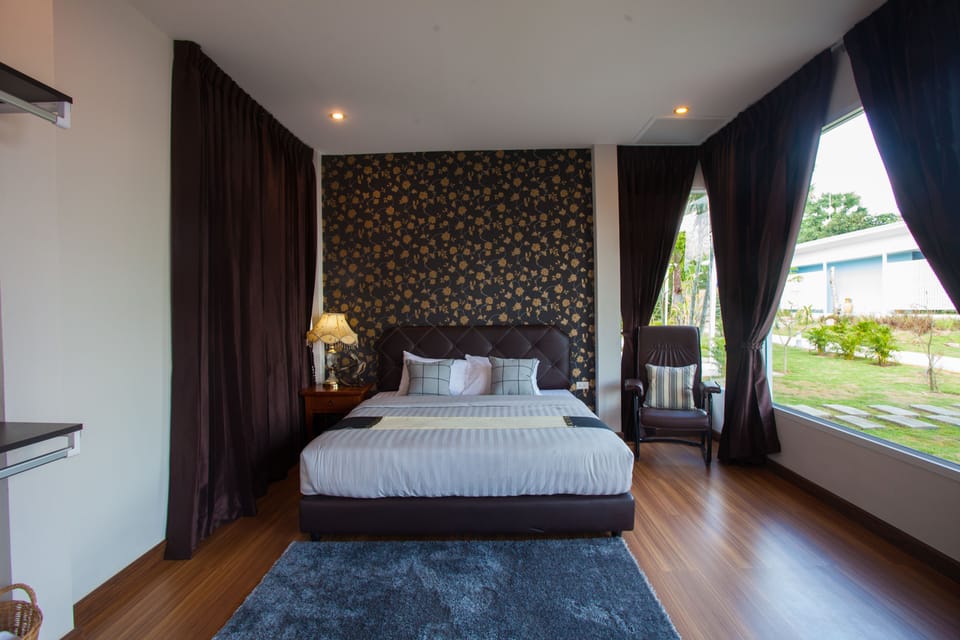 Modern Cottage  | Minibar, individually decorated, individually furnished