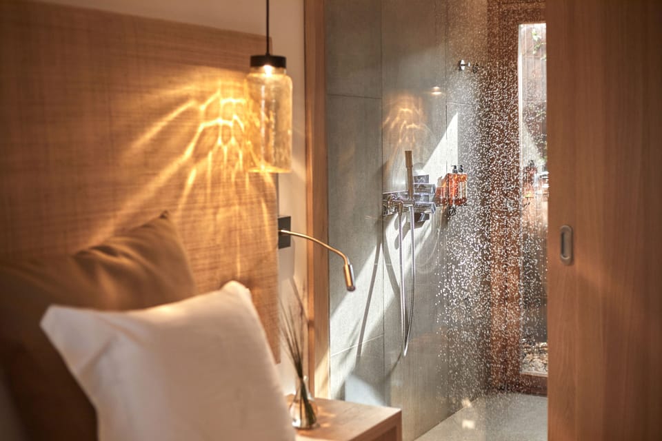 Bathroom shower
