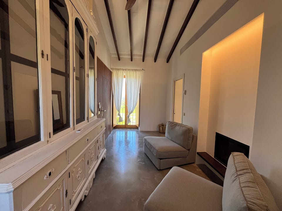 Suite | In-room safe, desk, blackout drapes, soundproofing