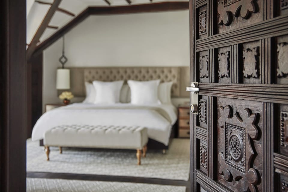 Egyptian cotton sheets, premium bedding, down comforters, minibar