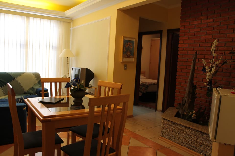 Suite, 2 Bedrooms | Living room