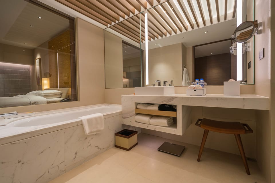 Bathroom sink