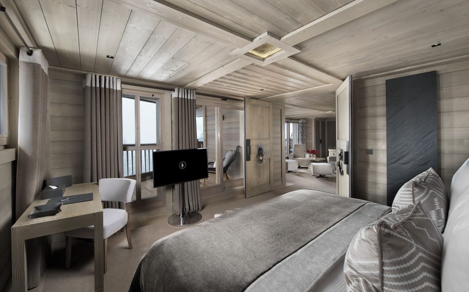 Junior Suite | Egyptian cotton sheets, premium bedding, free minibar, in-room safe