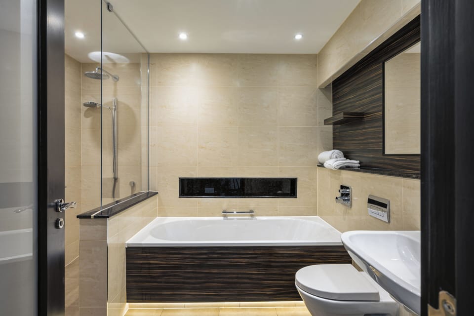 Executive Double or Twin Room, 1 Bedroom | Bathroom | Separate tub and shower, free toiletries, hair dryer, towels