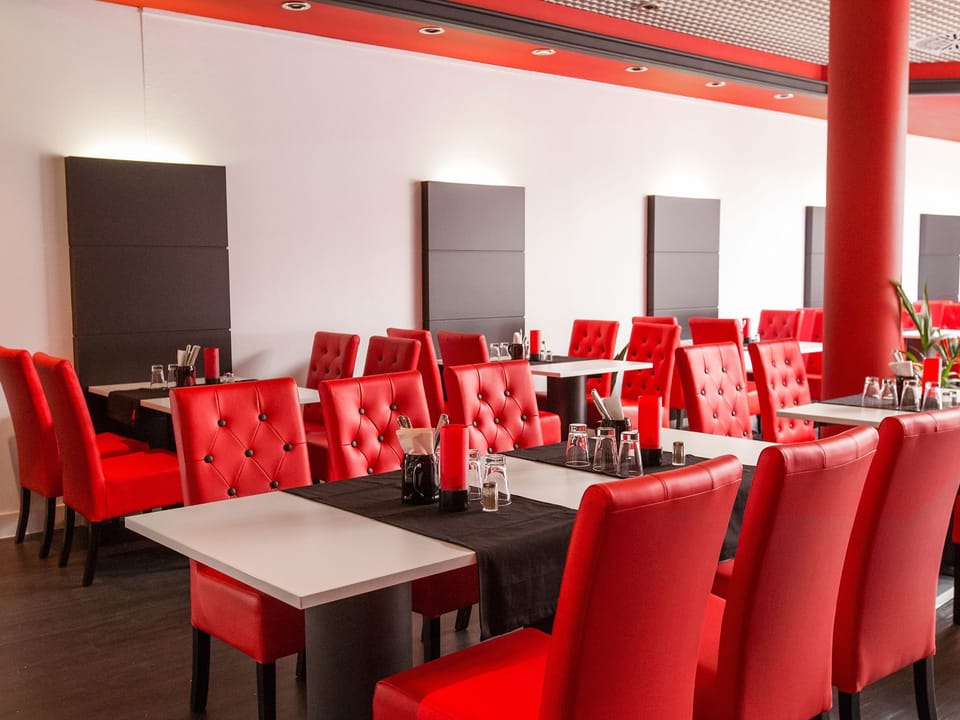 Daily buffet breakfast (EUR 19.9 per person)