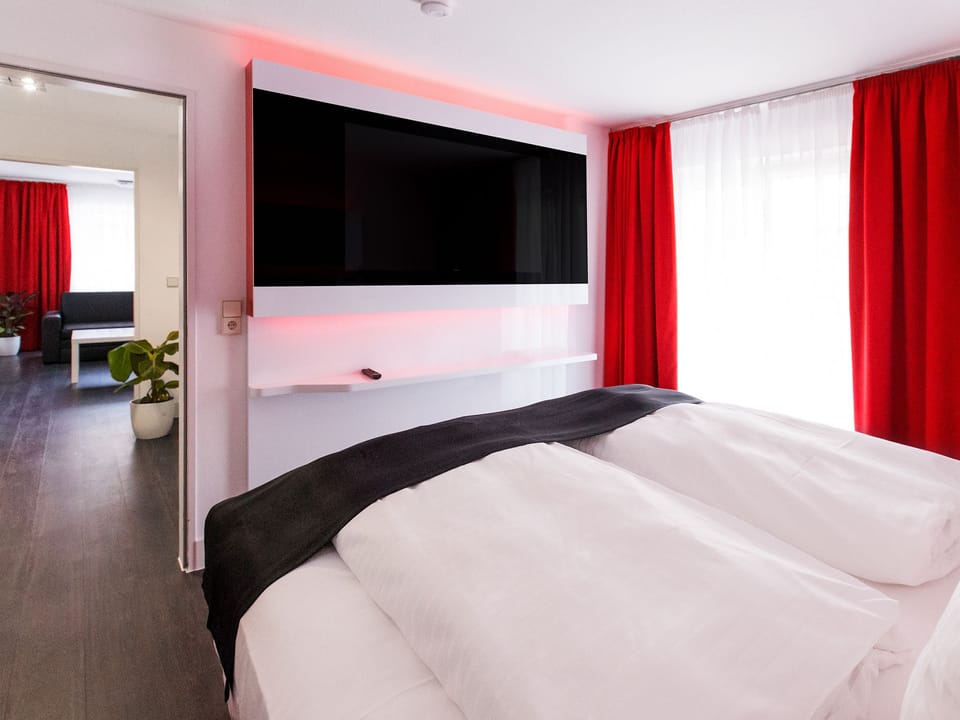 1 bedroom, premium bedding, free minibar items, in-room safe