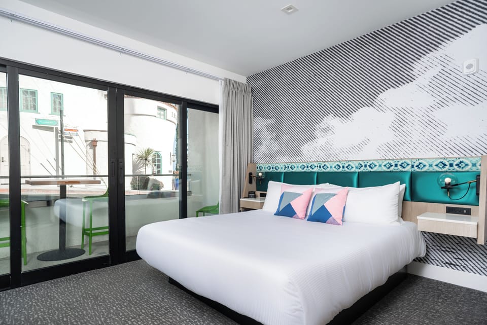 Cabana King | Blackout drapes, iron/ironing board, WiFi (free), bed sheets