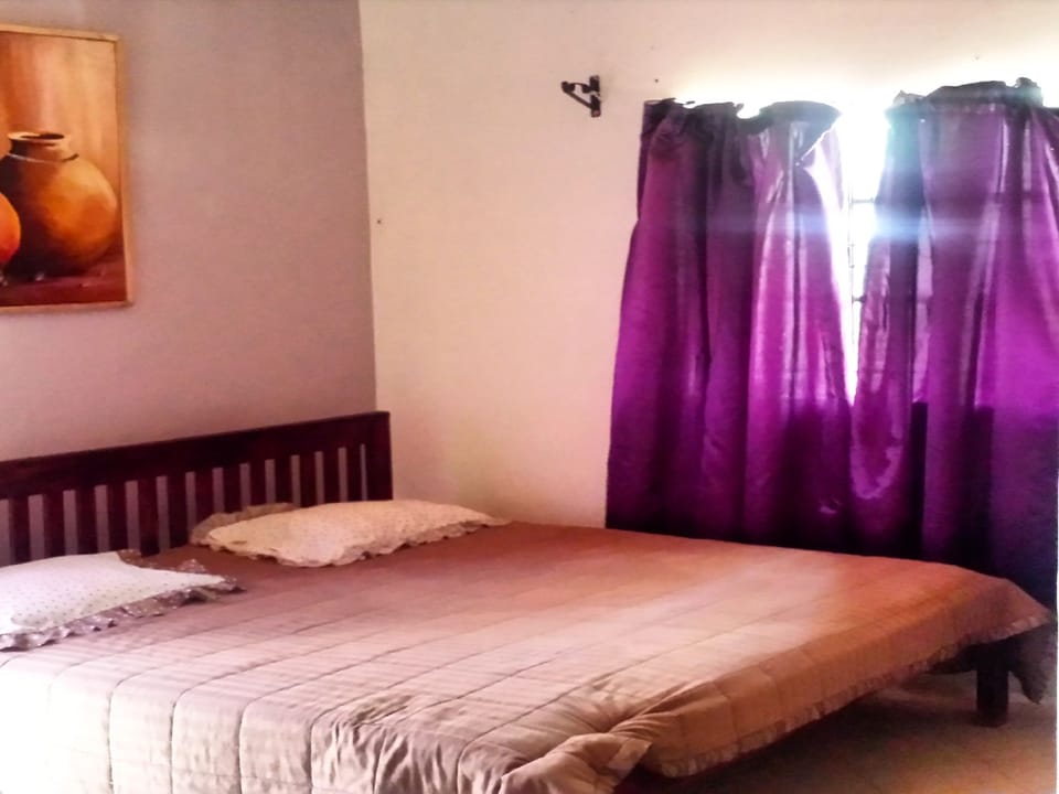 Comfort Bungalow, 4 Bedrooms, Garden View, Lakeside | Premium bedding, desk, iron/ironing board, free cribs/infant beds