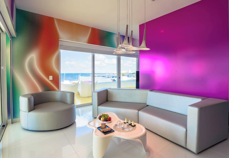 Temptation Oceanfront Master Suite | Hypo-allergenic bedding, minibar, in-room safe, individually decorated