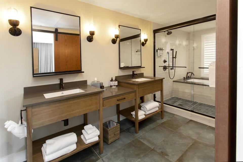 Grand Suite | Bathroom | Shower, designer toiletries, hair dryer, bathrobes