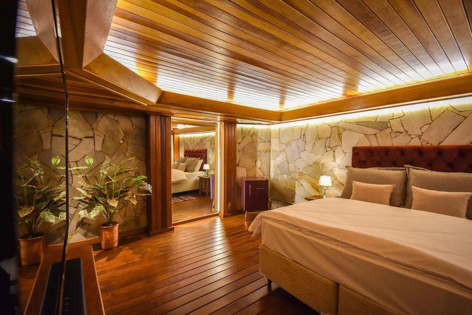 Suíte Queen com Banheira de Hidromassagem  | Minibar, in-room safe, desk, iron/ironing board