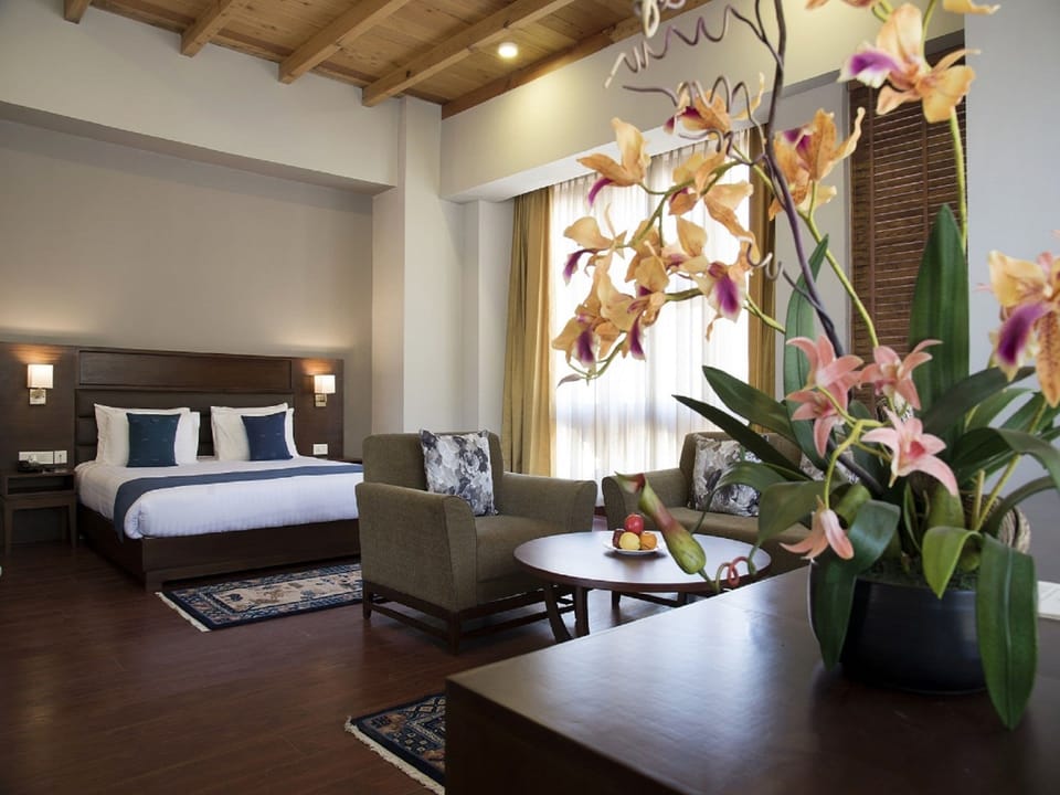 Deluxe King Room | Premium bedding, in-room safe, desk, soundproofing