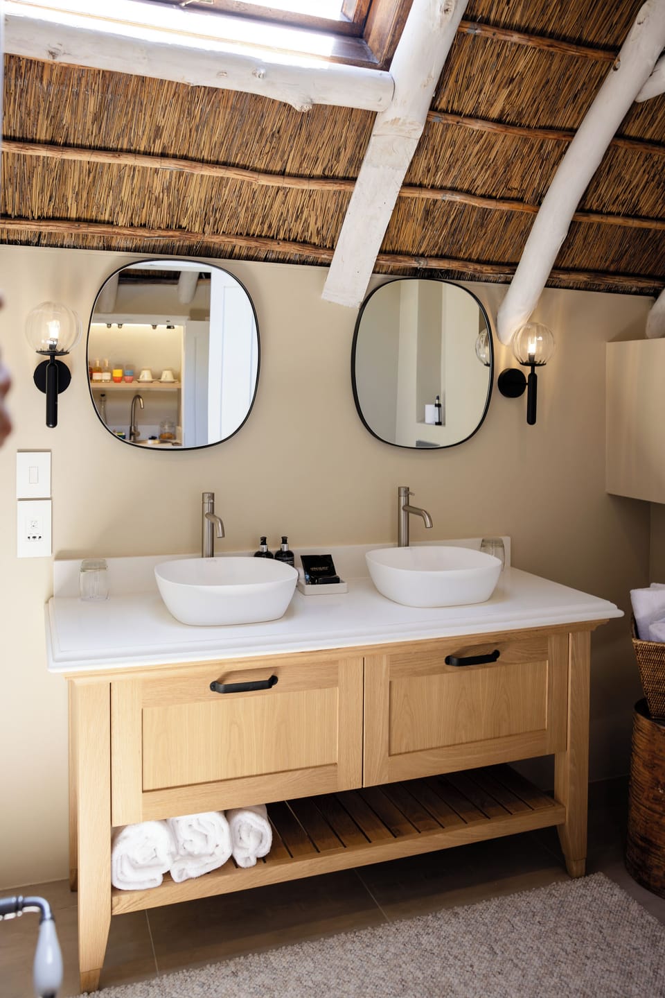 Upstairs loft suite  | Bathroom | Separate tub and shower, deep soaking tub, rainfall showerhead