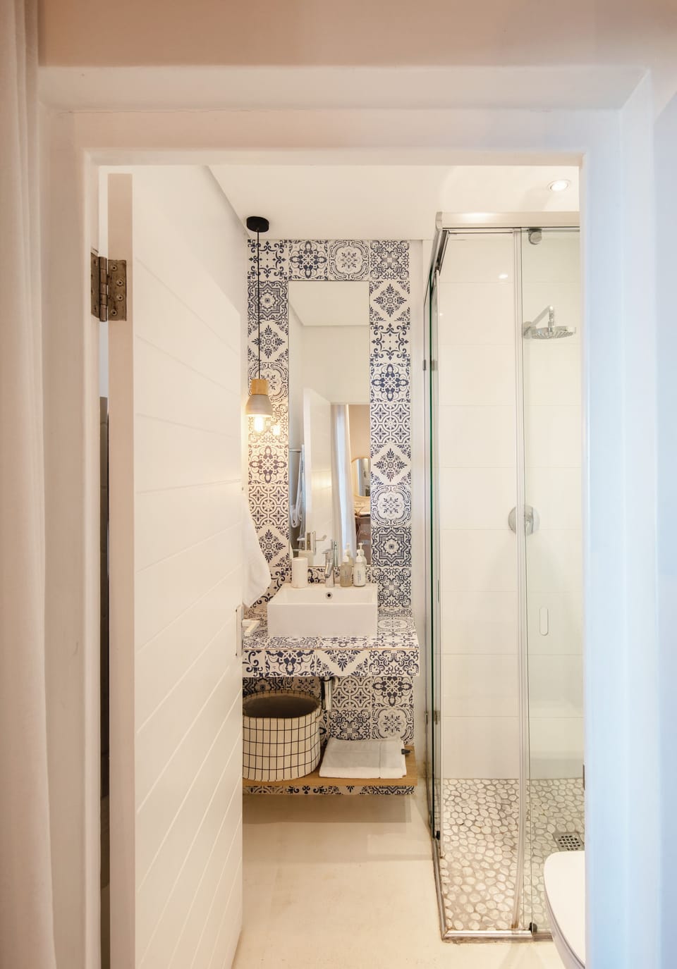 Shower, towels
