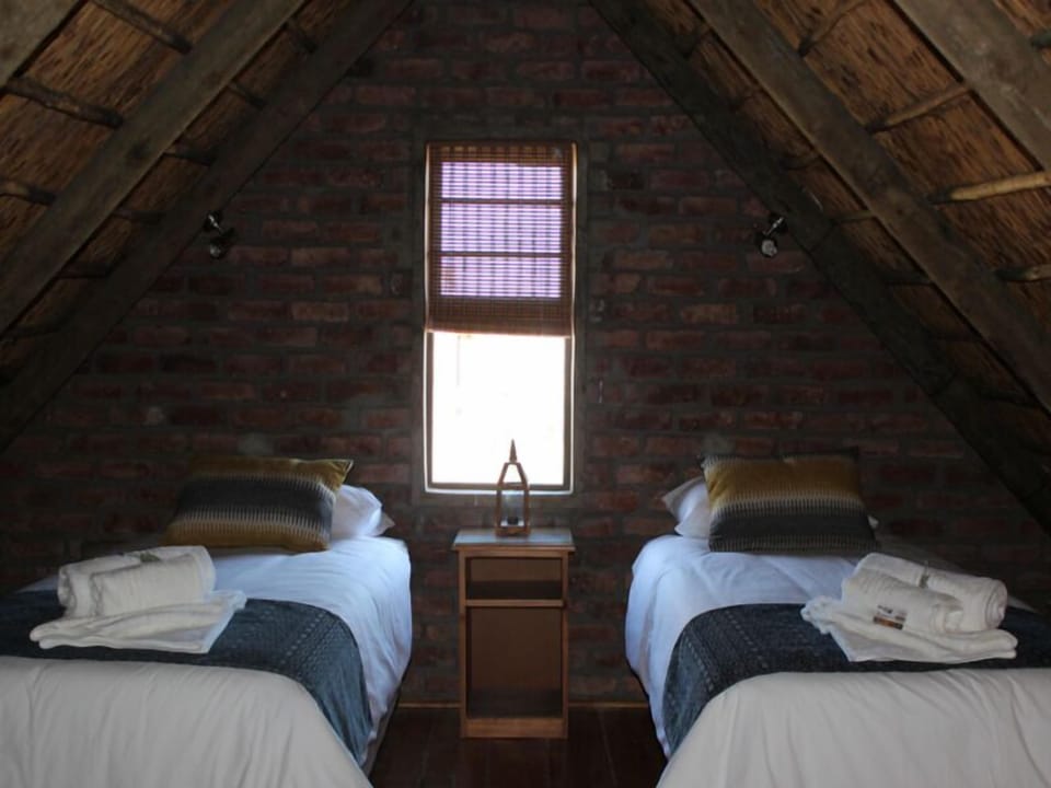 Iron/ironing board, WiFi (free), bed sheets