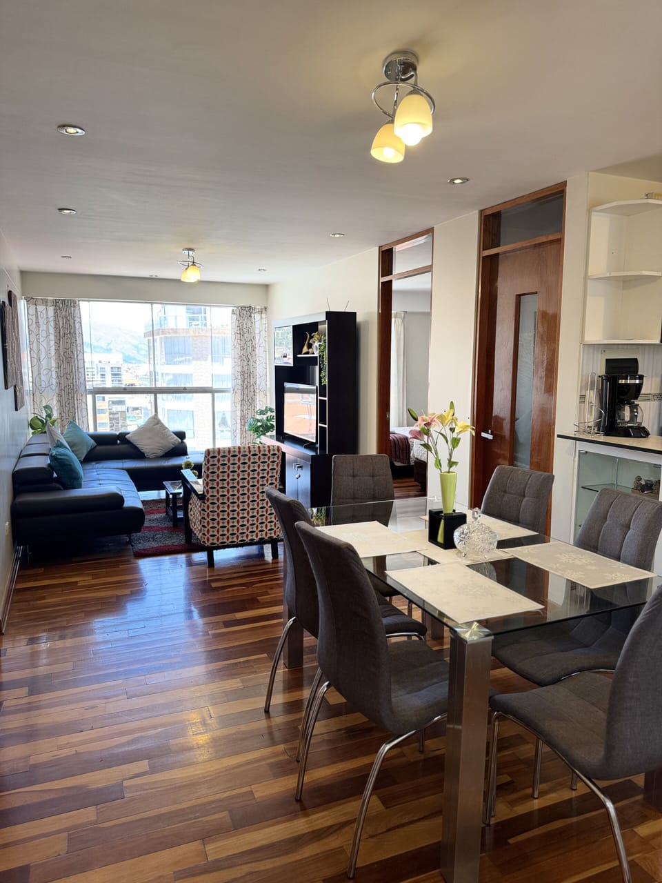 Comfort Apartment, 3 Bedrooms | Living room | 40-inch flat-screen TV with cable channels, TV, DVD player
