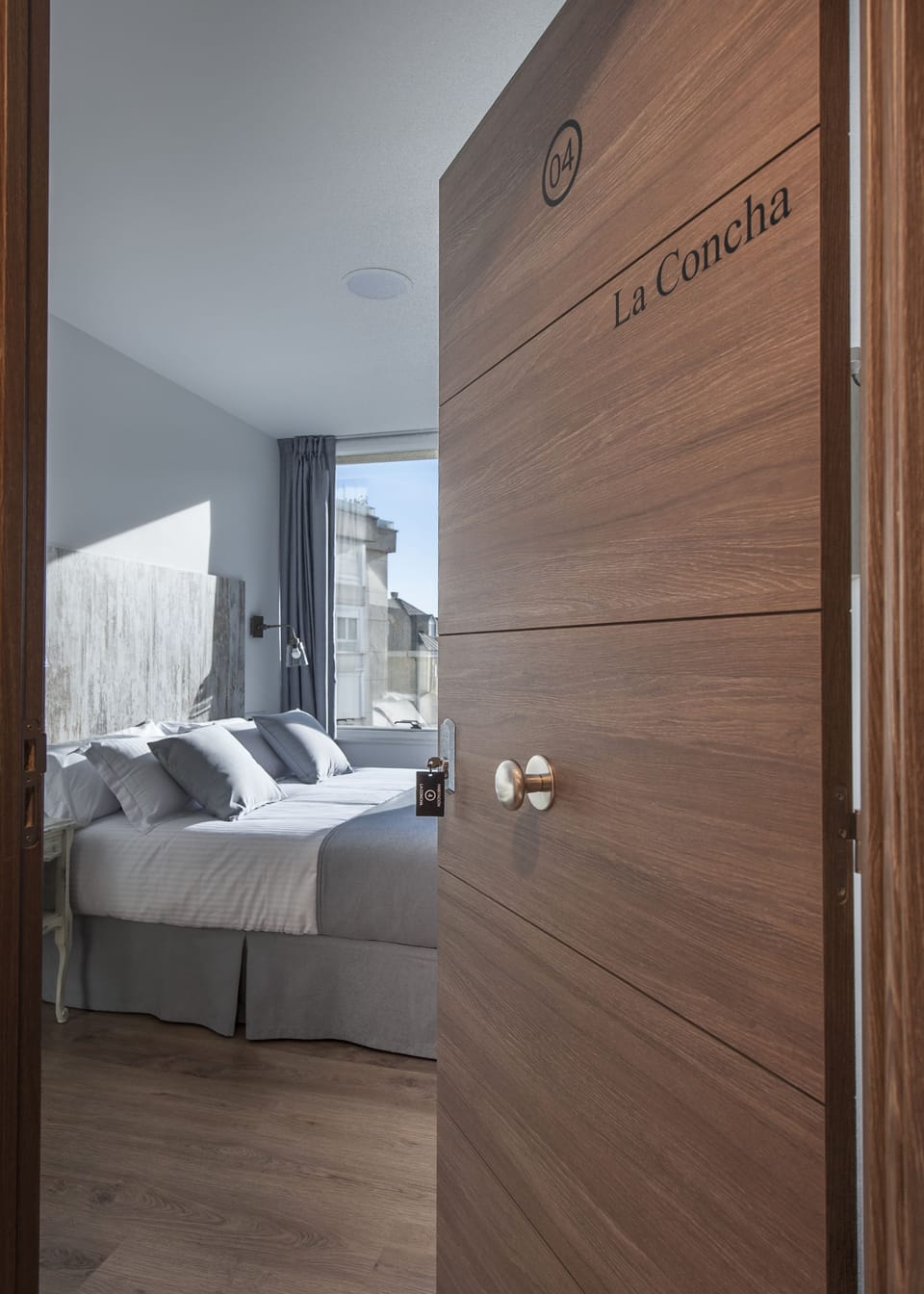 Standard Room (La Concha) | In-room safe, desk, blackout drapes, soundproofing