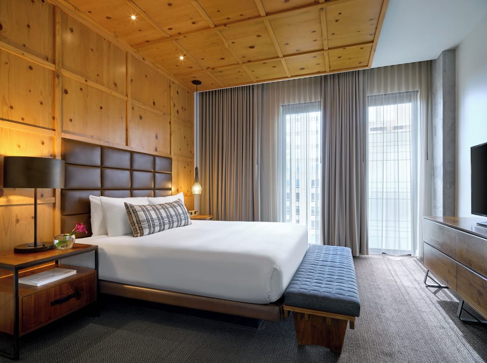 Frette Italian sheets, premium bedding, down comforters, pillowtop beds