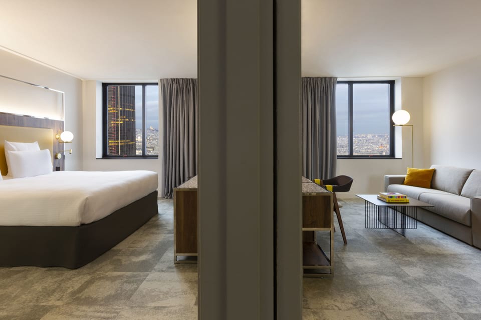 Deluxe Suite, 1 King Bed with Sofa bed (Paris View) | Egyptian cotton sheets, premium bedding, minibar, in-room safe