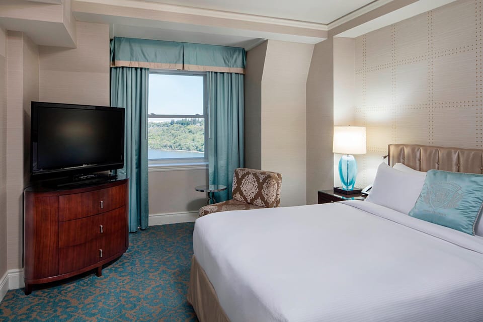 Pillowtop beds, in-room safe, desk, laptop workspace