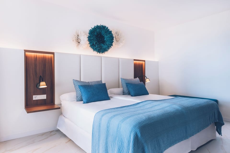 Family Room (Single Use) | Minibar, in-room safe, desk, free WiFi