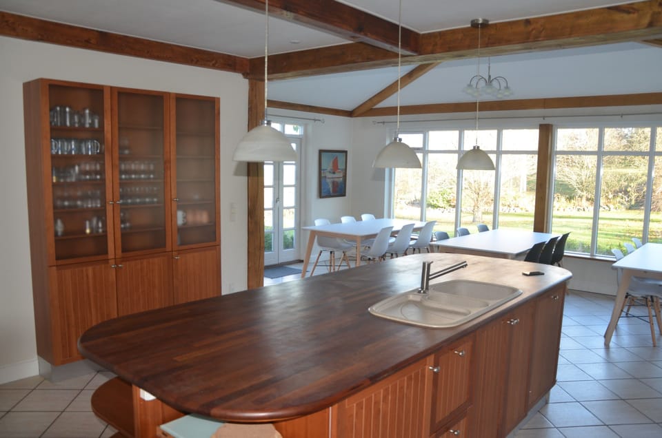 Exclusive House, Park View | Family dining