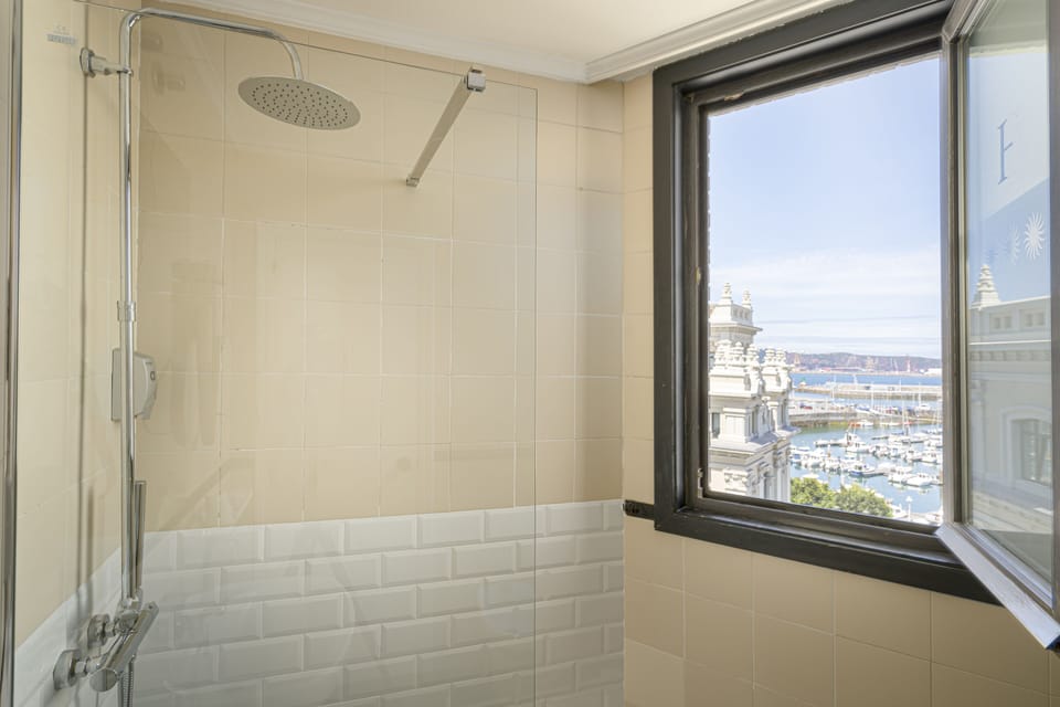 Double Room, Sea View | In-room safe, desk, blackout drapes, soundproofing