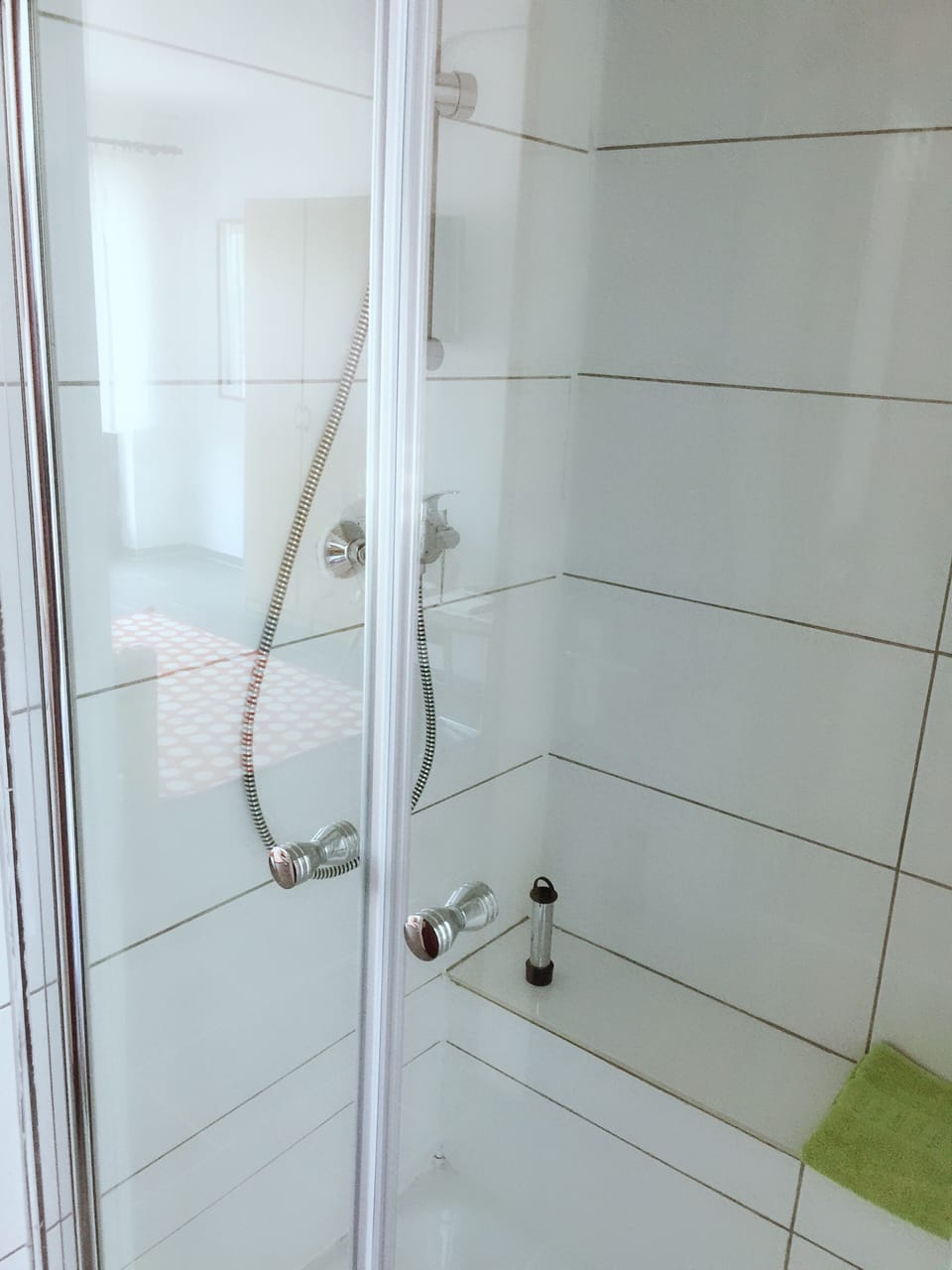 Comfort Twin Room, Balcony | Bathroom | Shower, towels