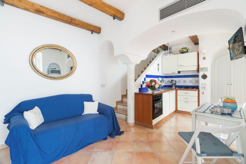 Panoramic Apartment, 2 Bedrooms, 2 Bathrooms, Sea View (La Casa del Sole) | Private kitchen | Coffee/tea maker, toaster, cookware/dishes/utensils, cleaning supplies
