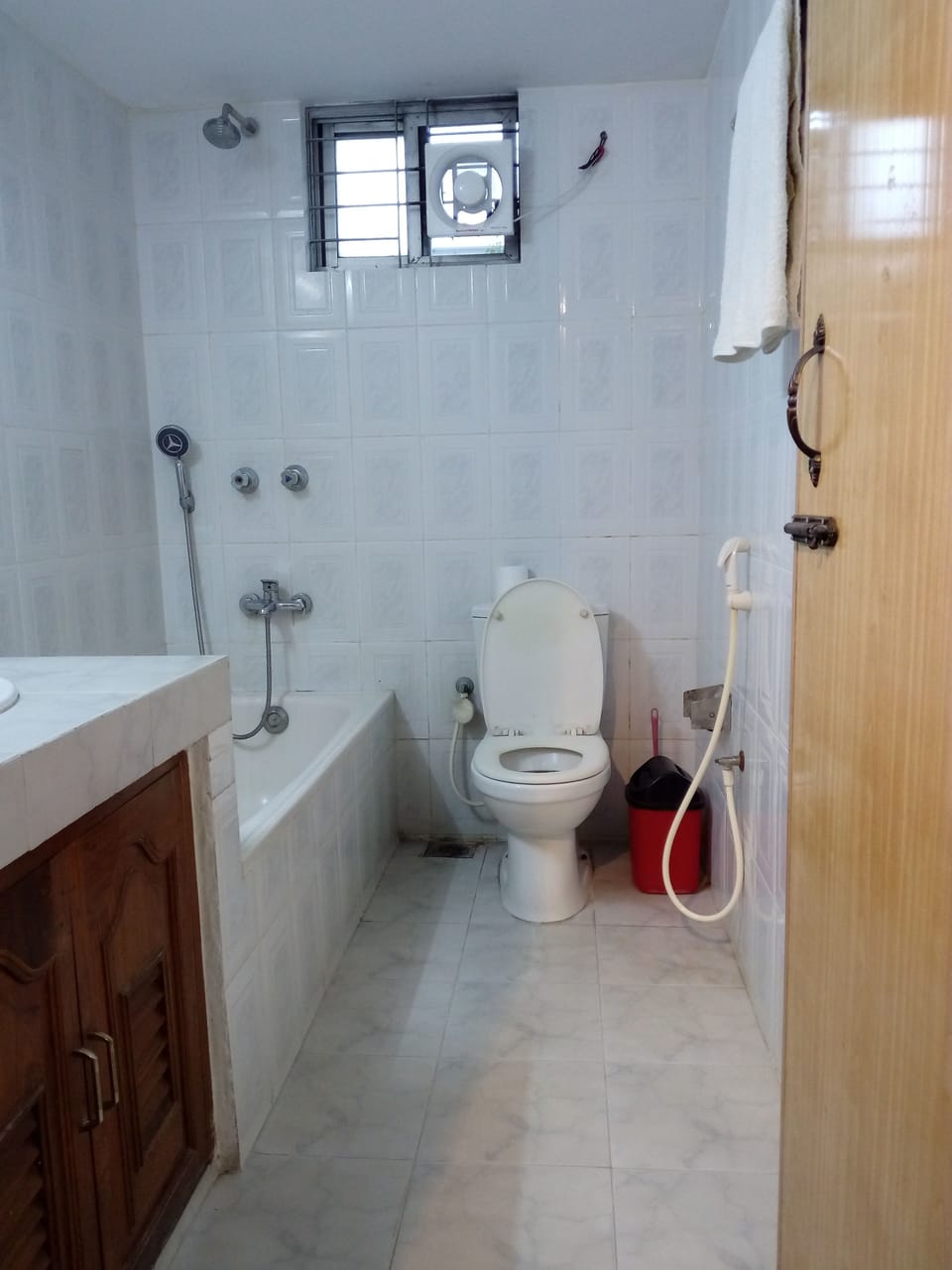 Deluxe Room | Bathroom | Free toiletries, towels
